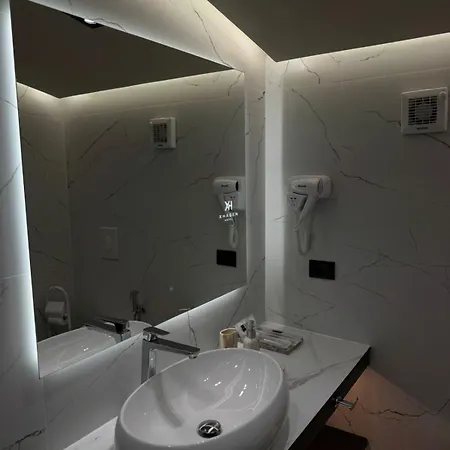 Xhasen Hotel&café