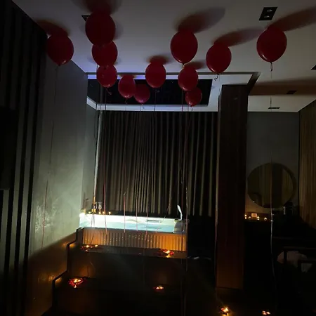 Xhasen Hotel&café Hotel