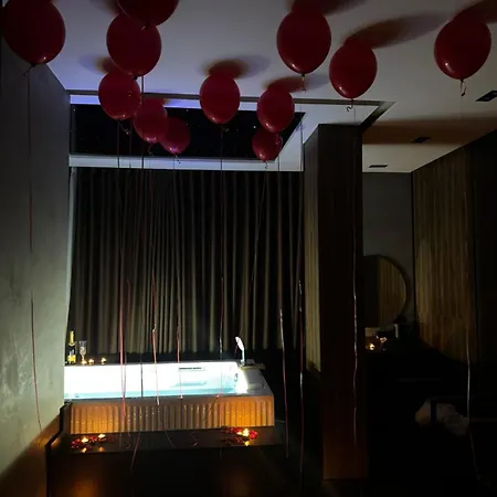 Xhasen Hotel&café Hotel
