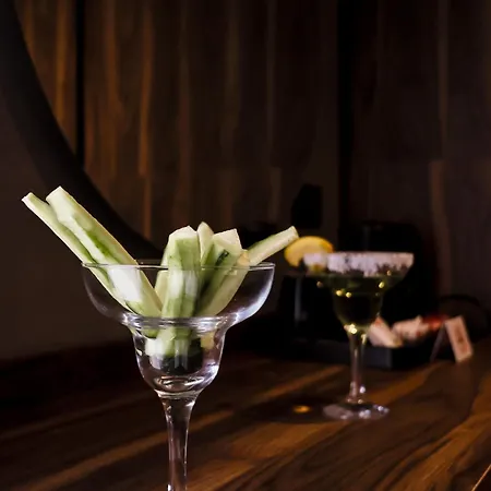 Xhasen Hotel&café *