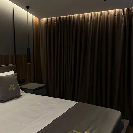 Xhasen Hotel&café Hotel *